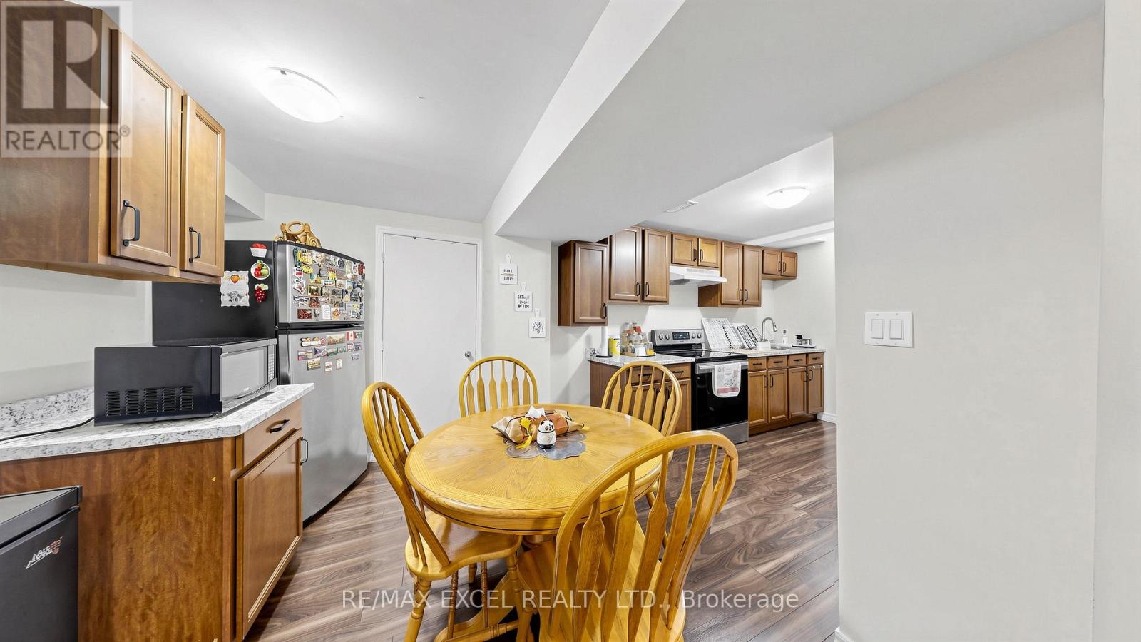 1062 BLACKHALL CRESCENT - 38