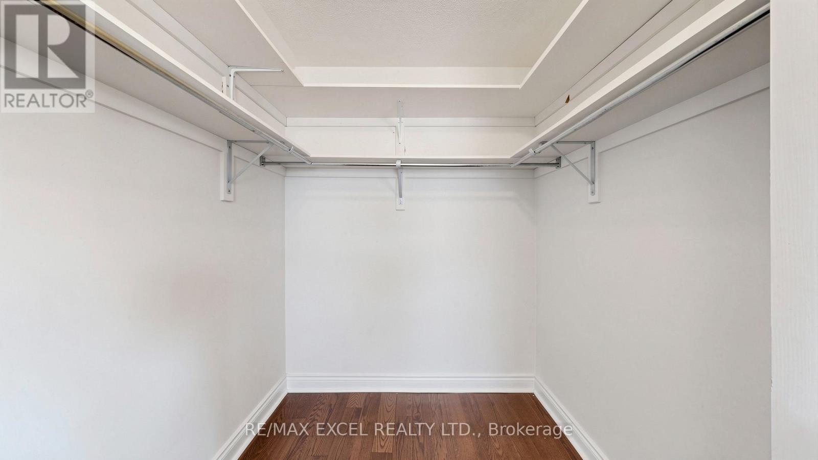 1062 BLACKHALL CRESCENT - 30