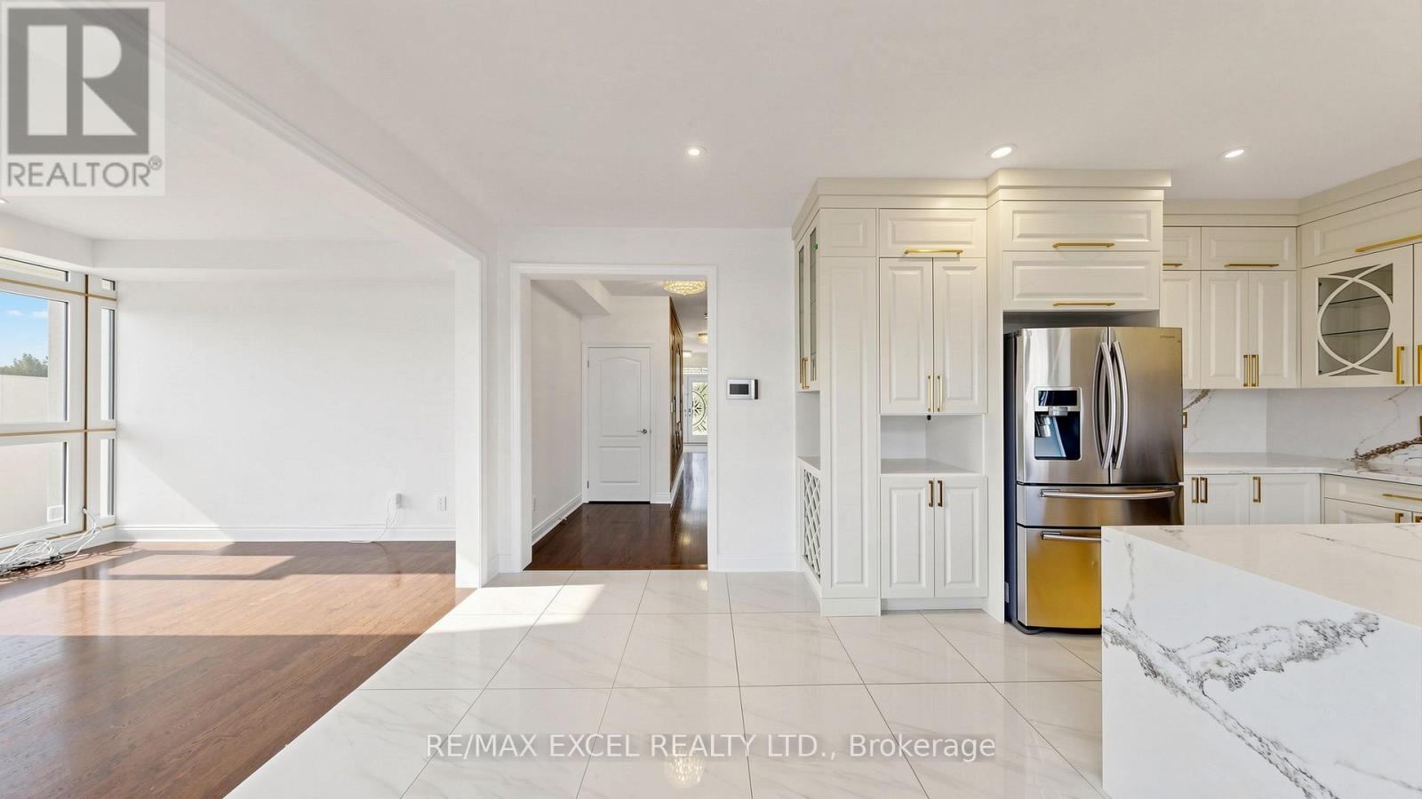 1062 BLACKHALL CRESCENT - 23