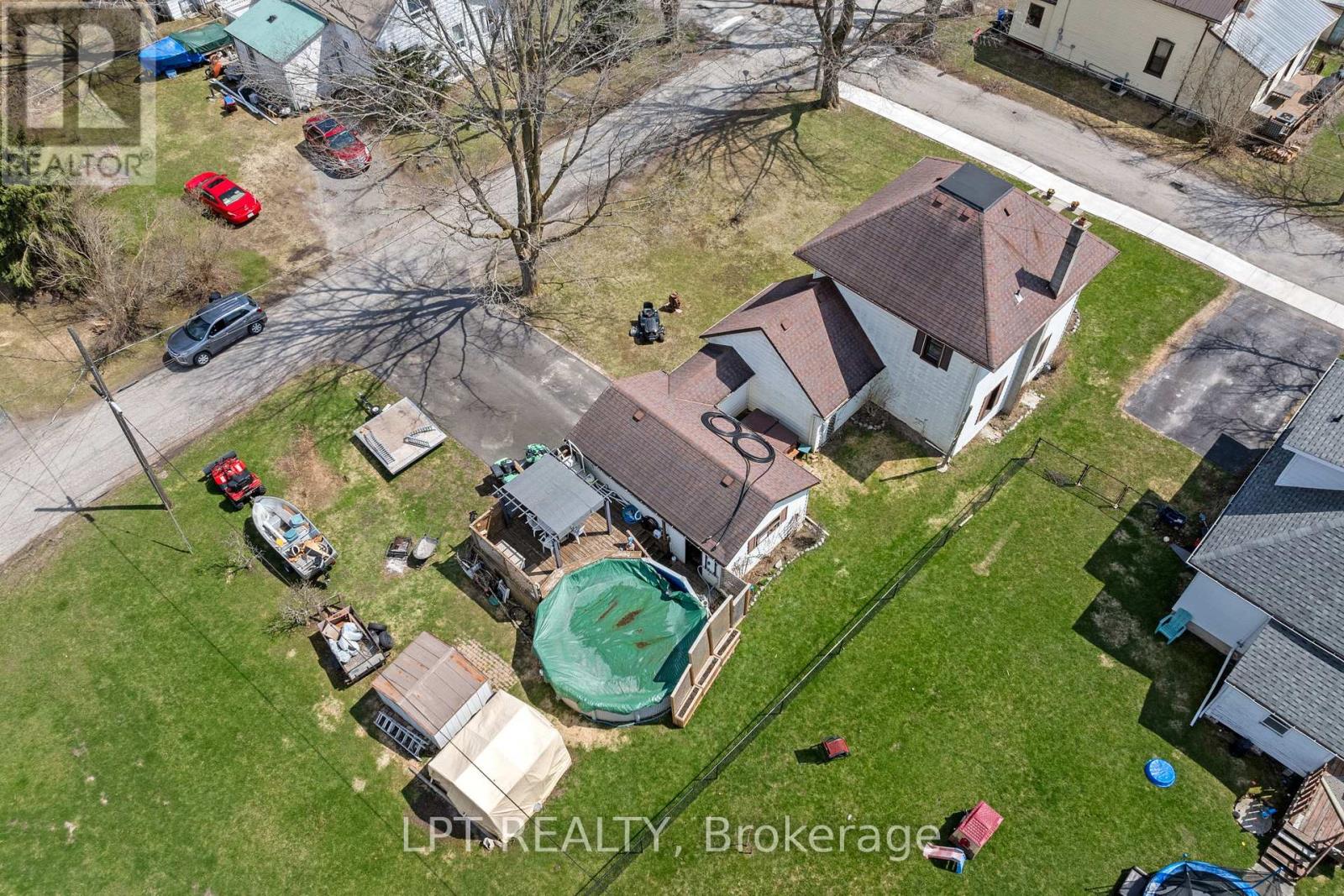 9 VICTORIA STREET E - 27