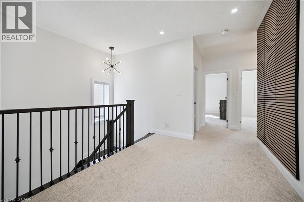 552 NATHALIE Crescent - 23