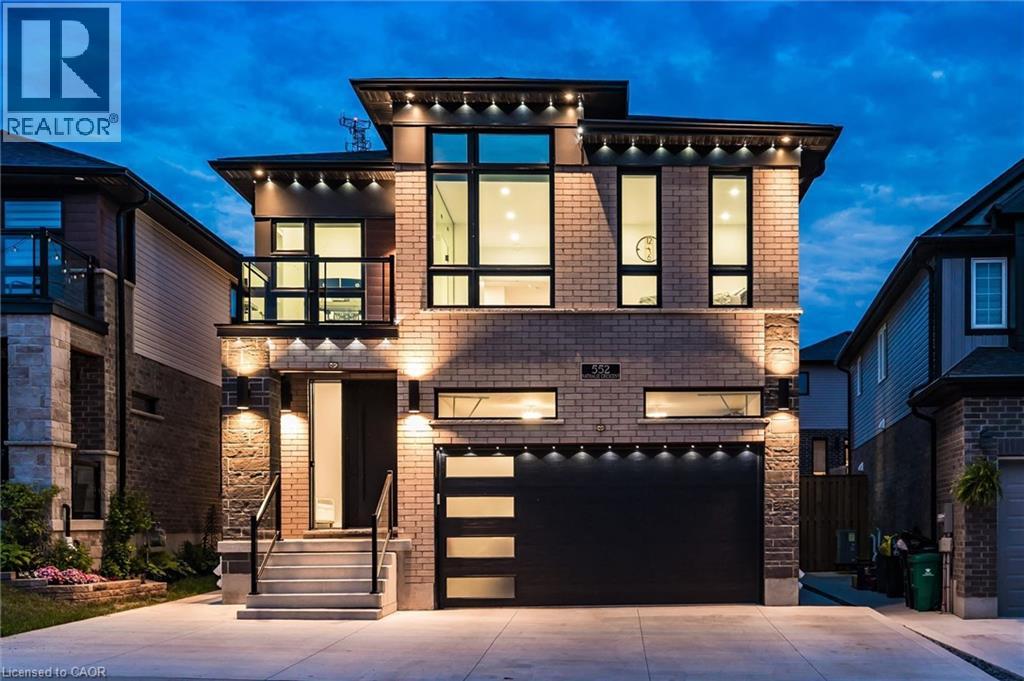 552 NATHALIE Crescent - 3