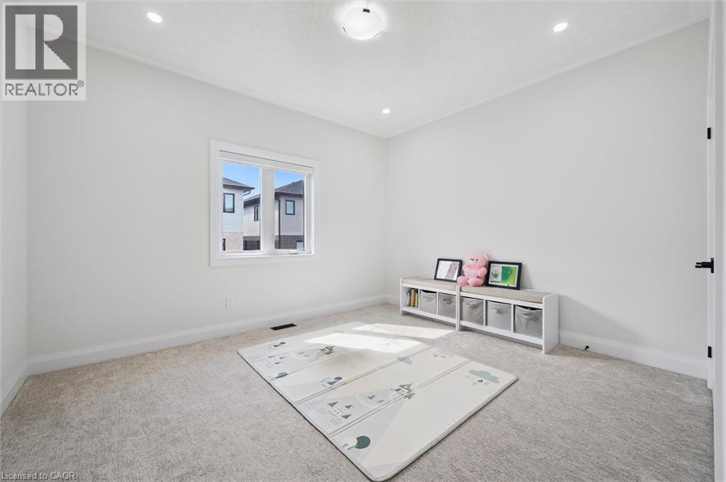 552 NATHALIE Crescent - 35