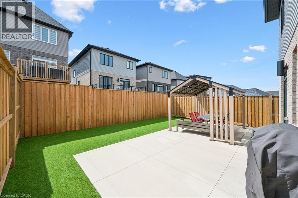 552 NATHALIE Crescent - Image 46