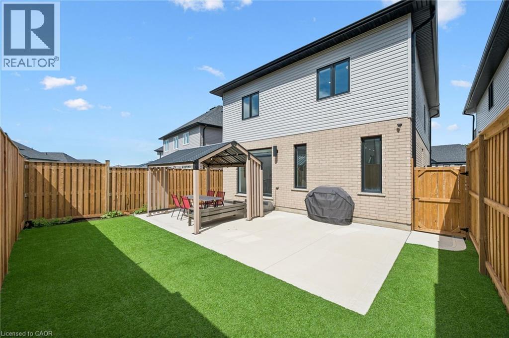 552 NATHALIE Crescent - Image 45