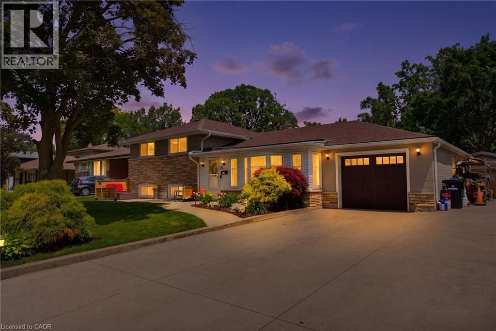 29 WOODLAND Drive — photo 1