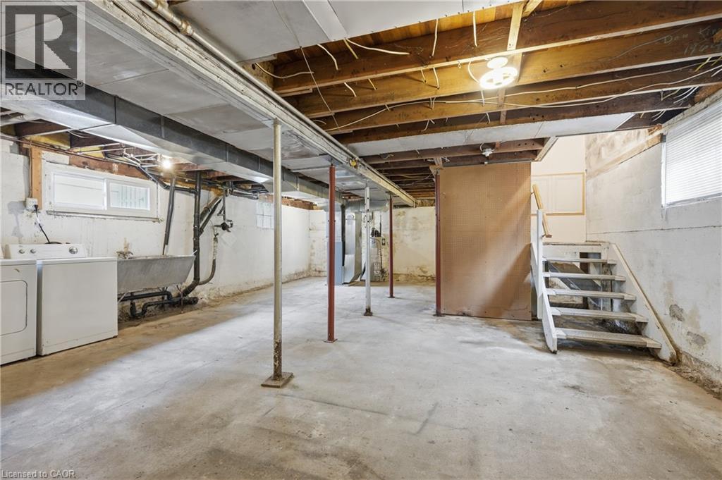 27 DRUMMOND Crescent - 21