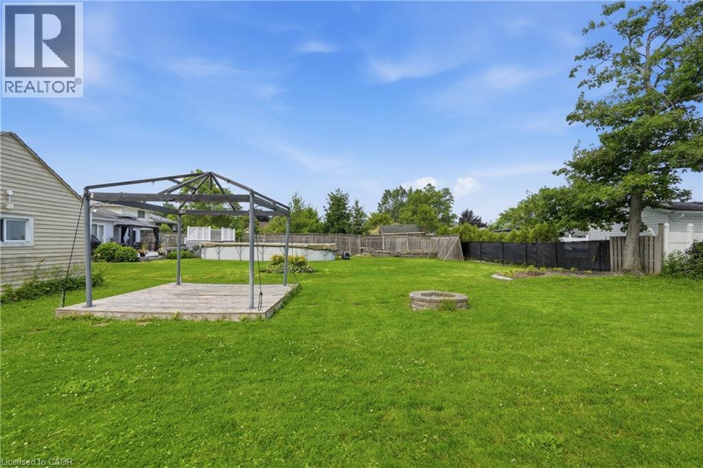 27 DRUMMOND Crescent - 24