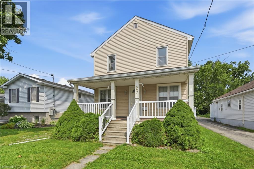 27 DRUMMOND Crescent - 2