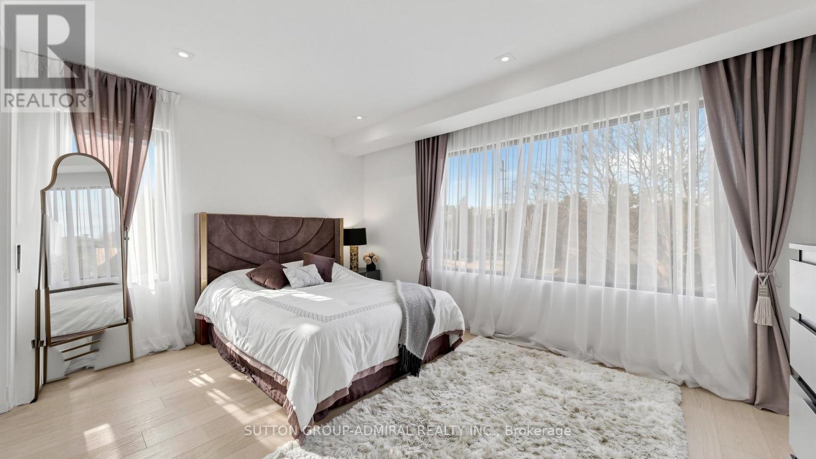 33 THORNY BRAE DRIVE - 27