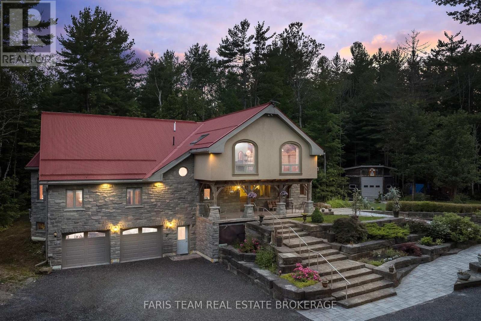 636 HARBOUR STREET - 2