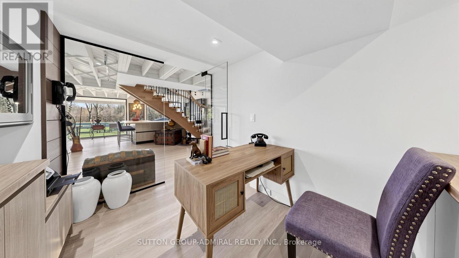 33 THORNY BRAE DRIVE - 34