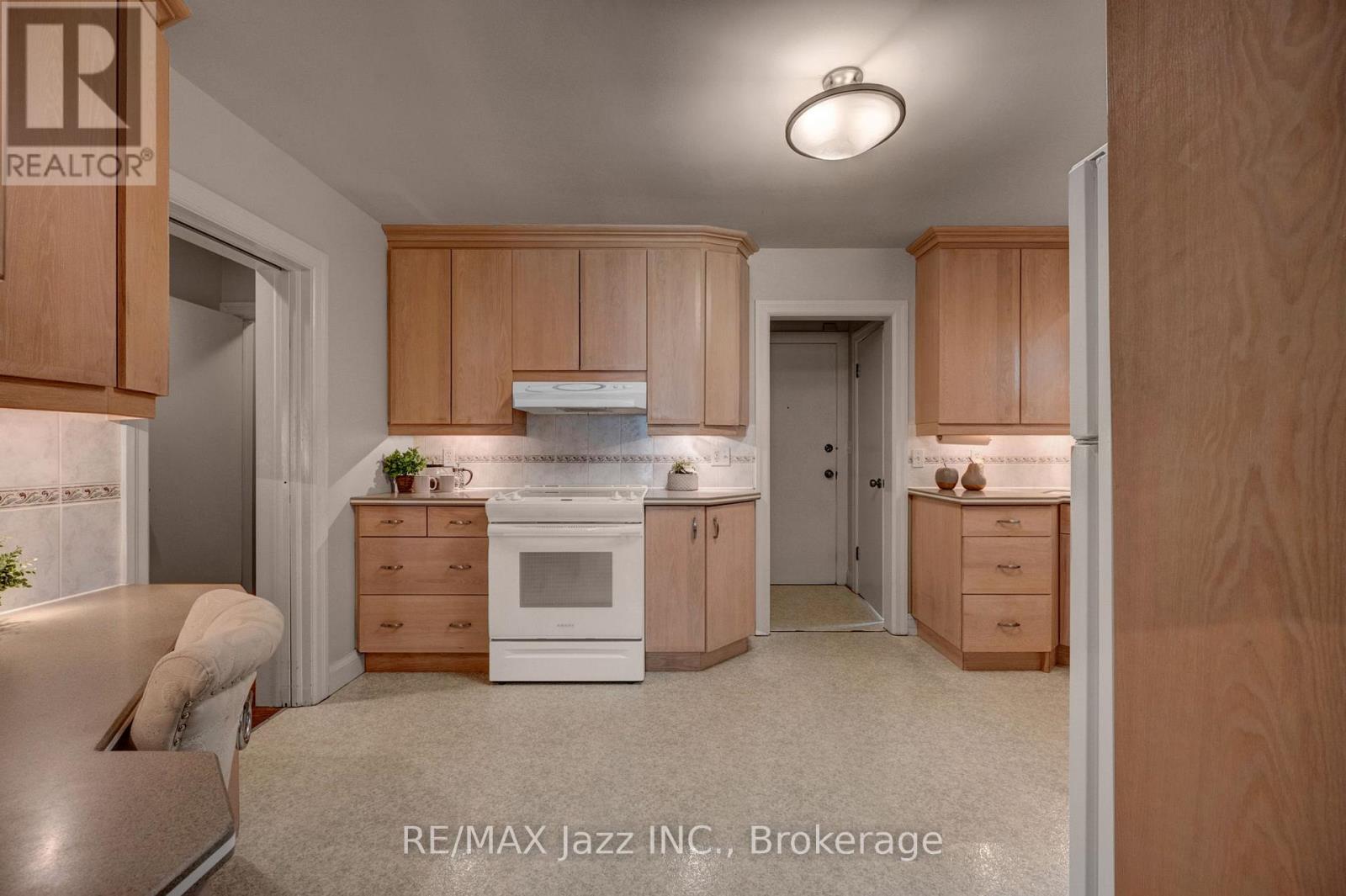 630 BROOKSIDE DRIVE - 12