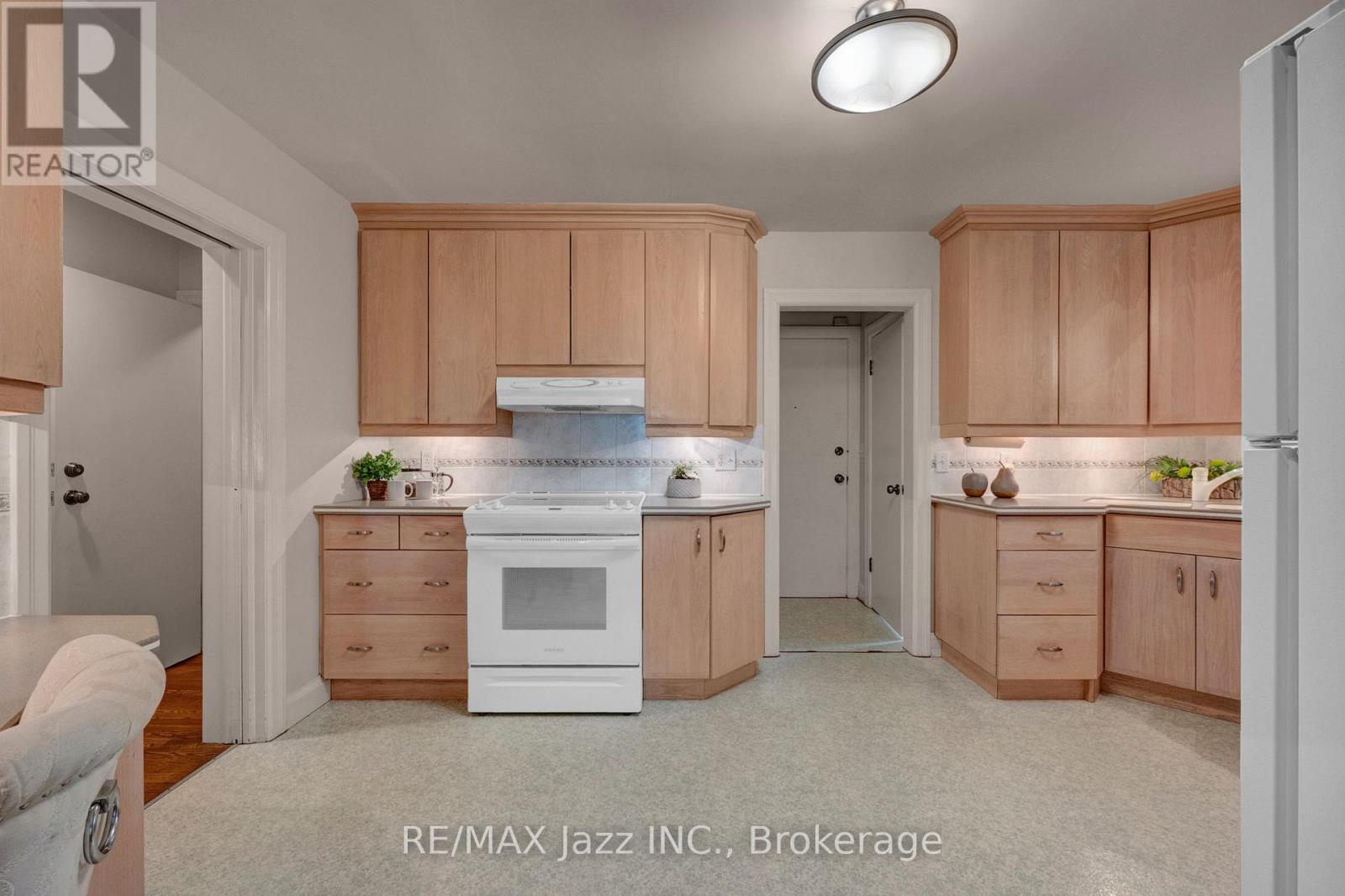 630 BROOKSIDE DRIVE - 13