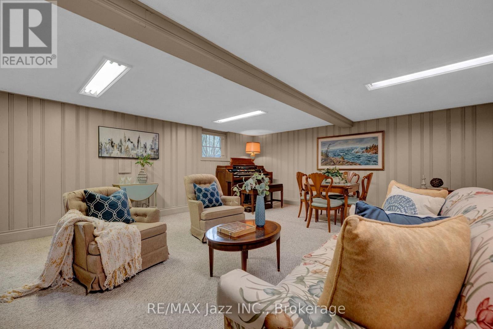 630 BROOKSIDE DRIVE - 33