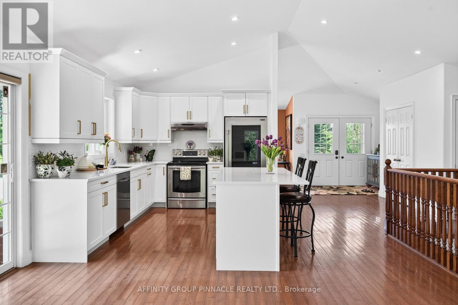 2 FALLINGBROOK CRESCENT - 13