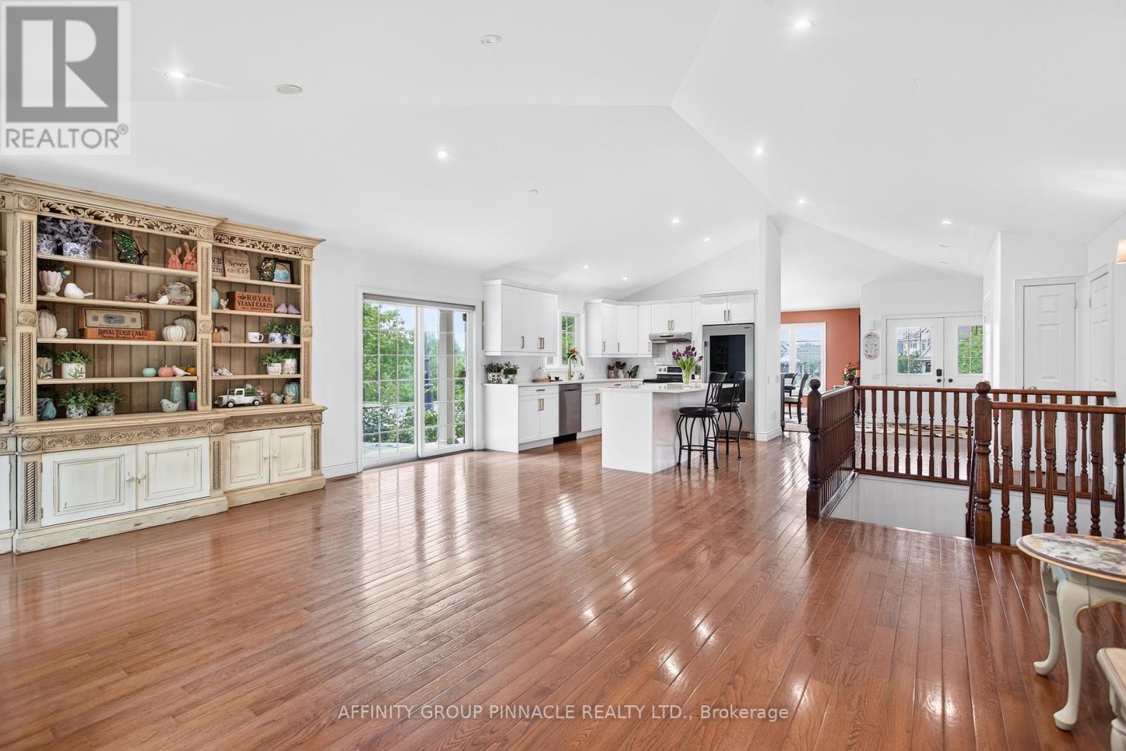 2 FALLINGBROOK CRESCENT - 16