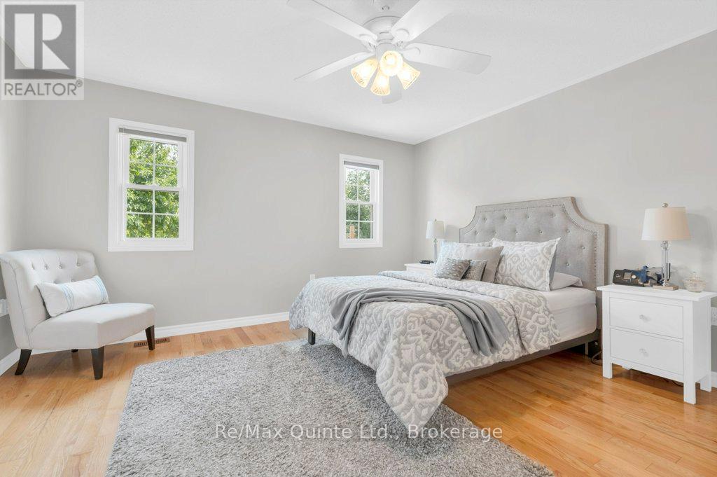 2 HERITAGE DRIVE - 23