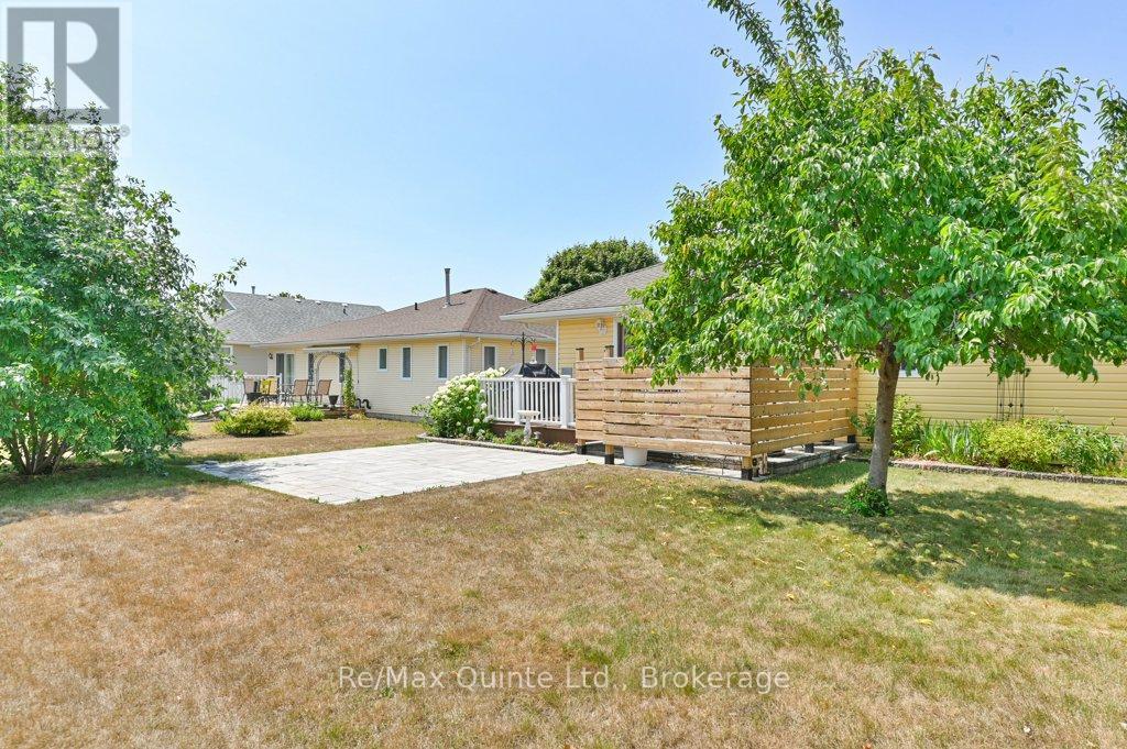 2 HERITAGE DRIVE - 32