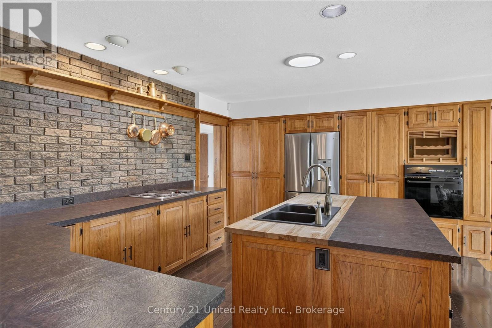 130 EARLWOOD DRIVE - 10