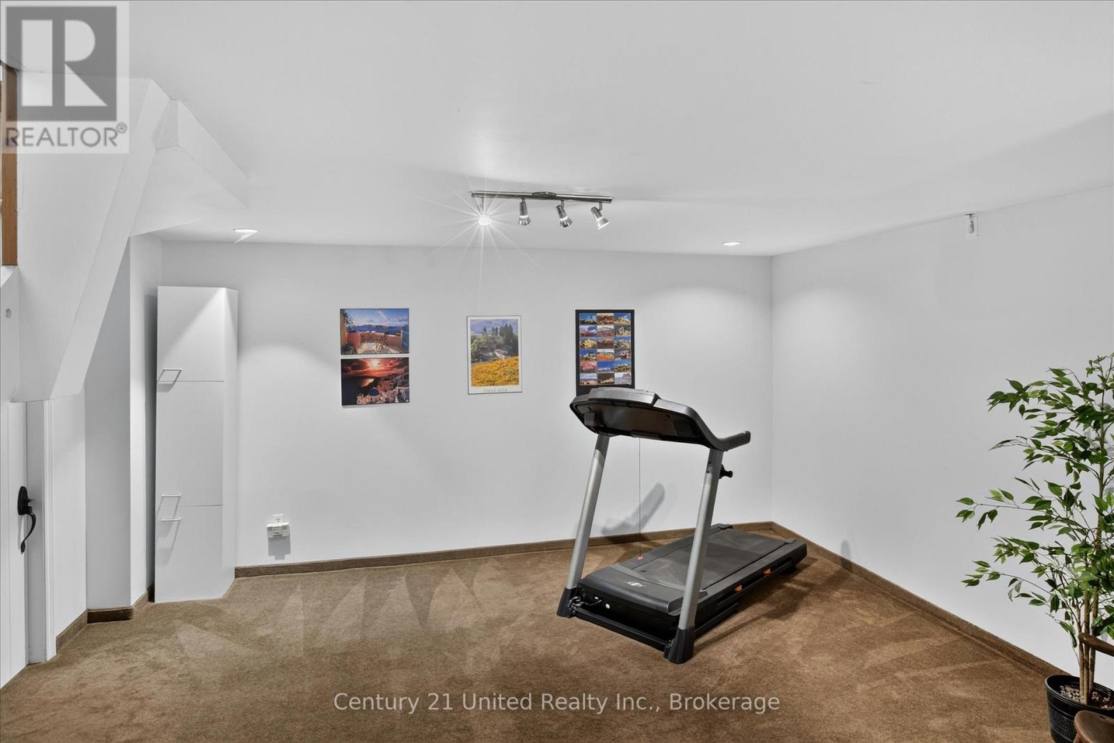 130 EARLWOOD DRIVE - 19