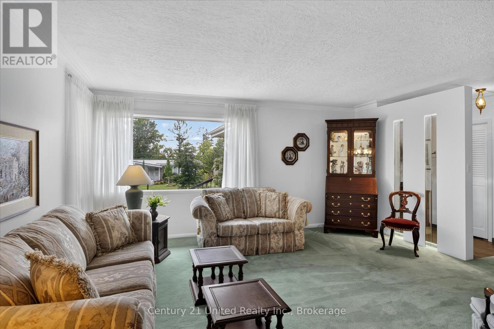 130 EARLWOOD DRIVE - 8