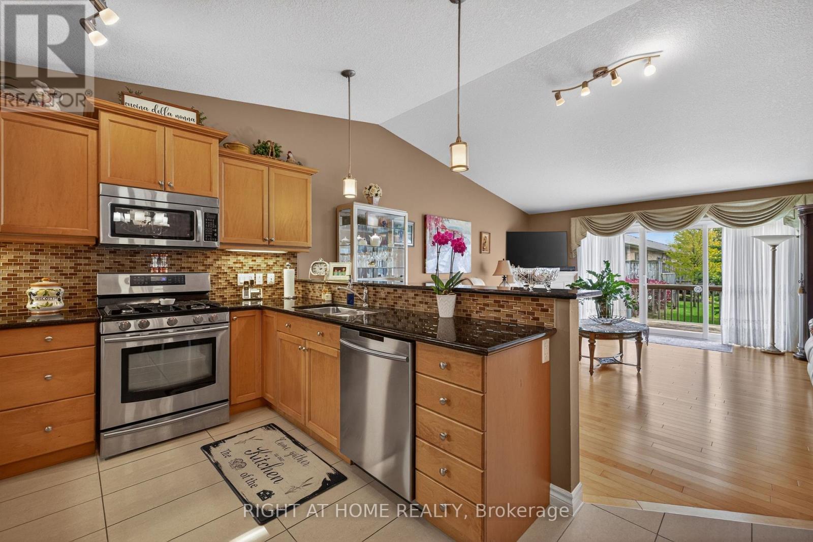 #21 2100 DENVIEW AVENUE - Image 21