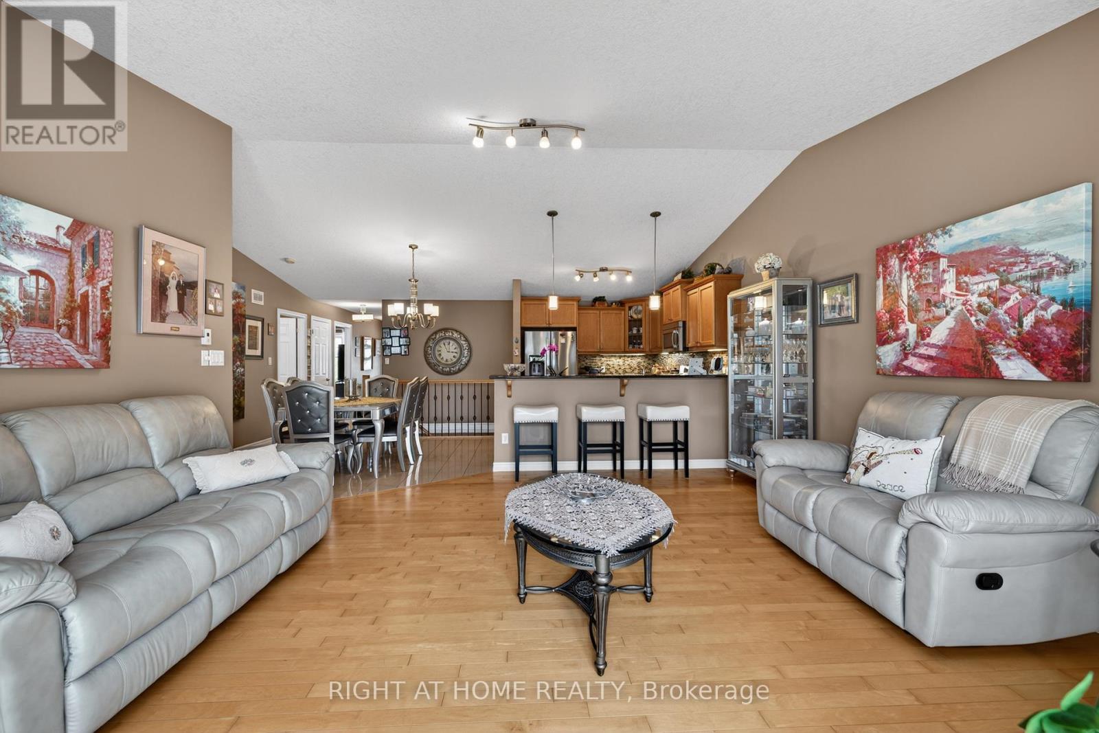 #21 2100 DENVIEW AVENUE - Image 25