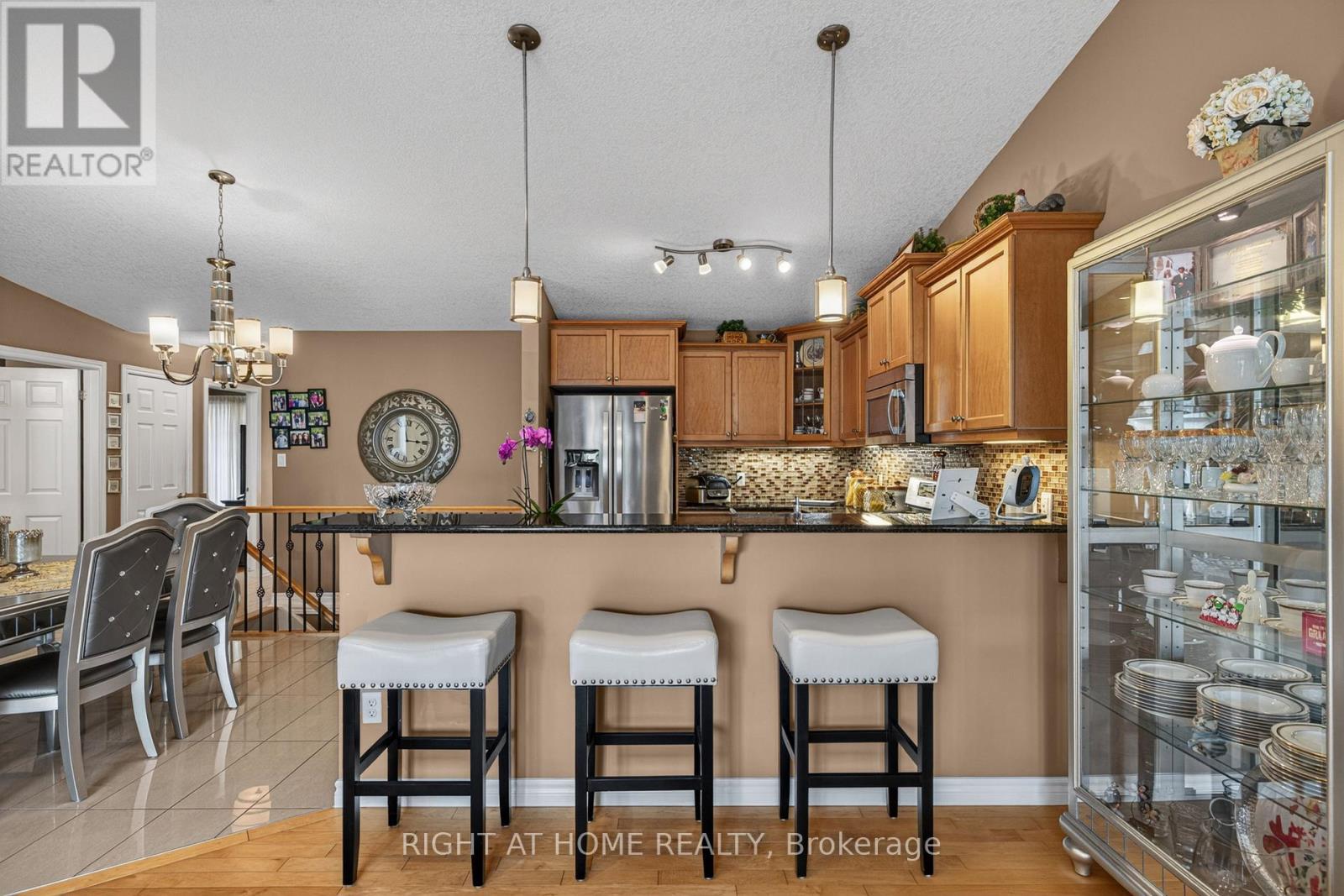 #21 2100 DENVIEW AVENUE - Image 26