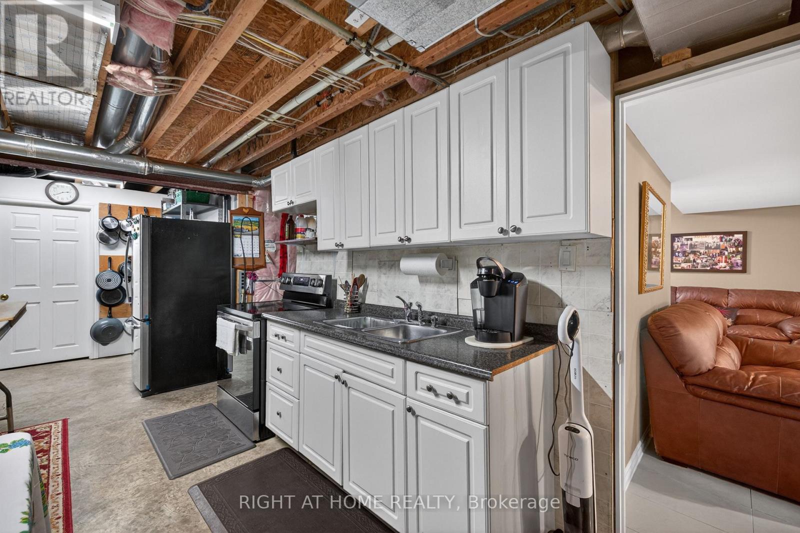 #21 2100 DENVIEW AVENUE - Image 33