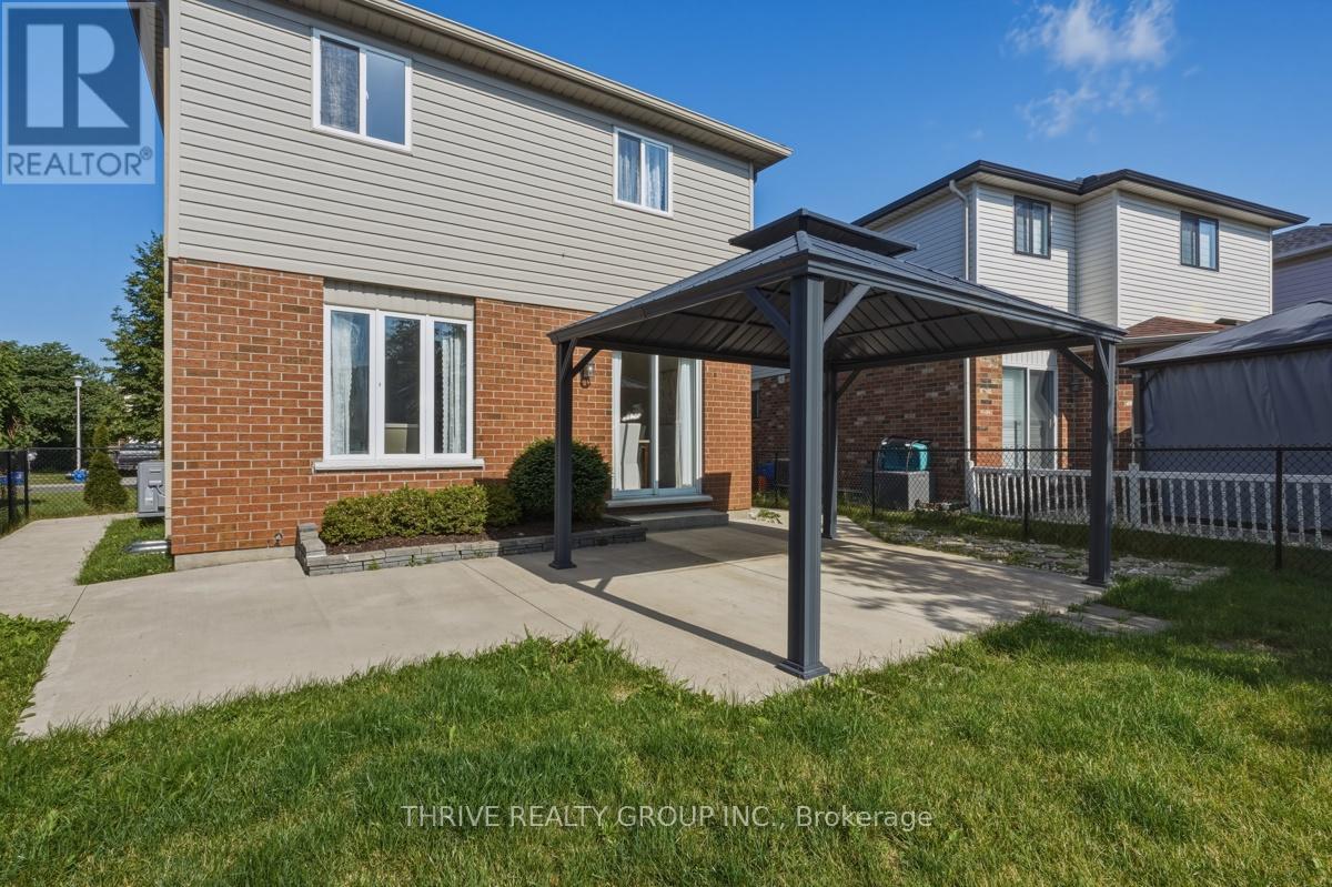 466 EDENRIDGE DRIVE - 27