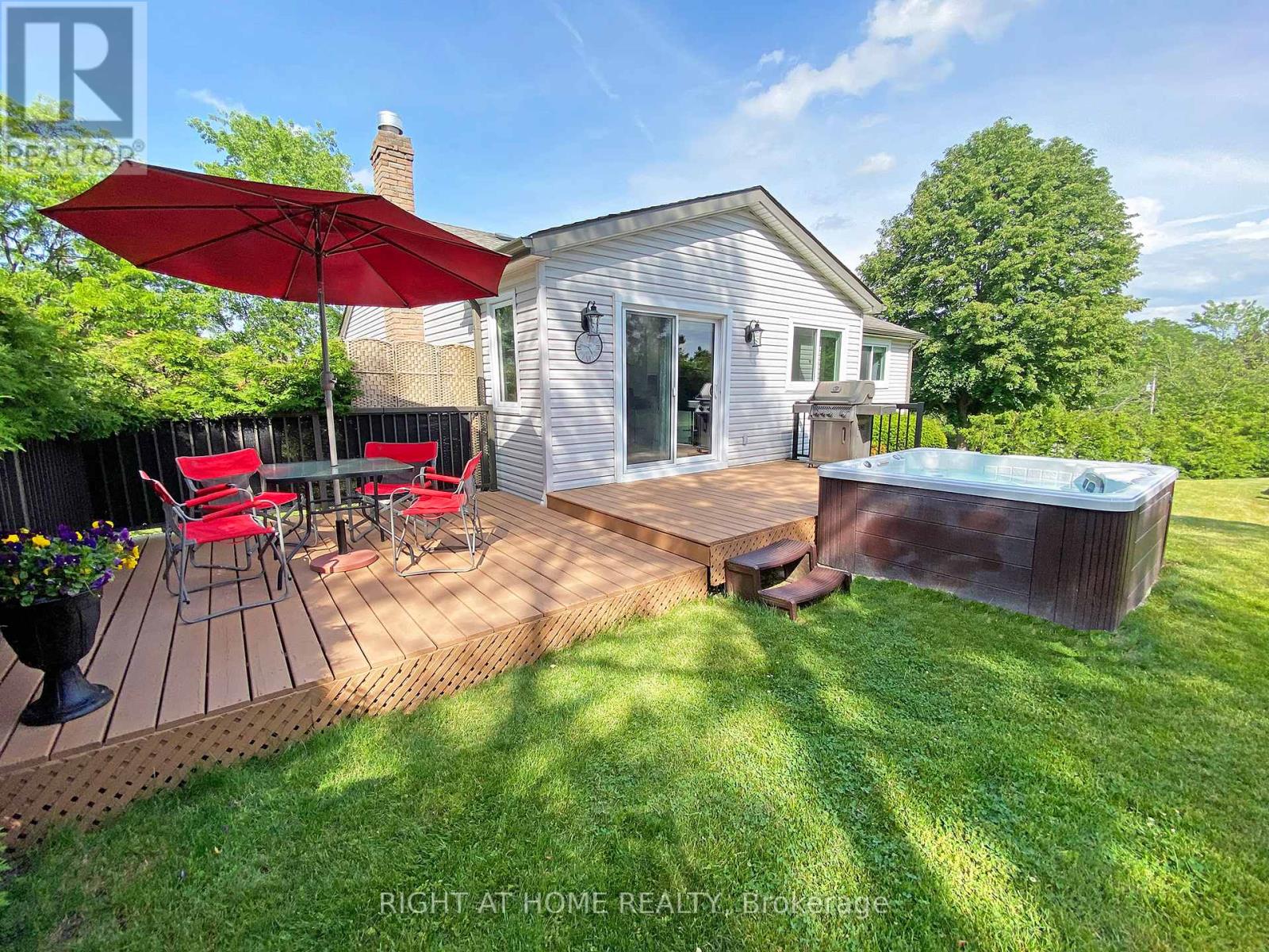 10 MUNRO STREET - 24