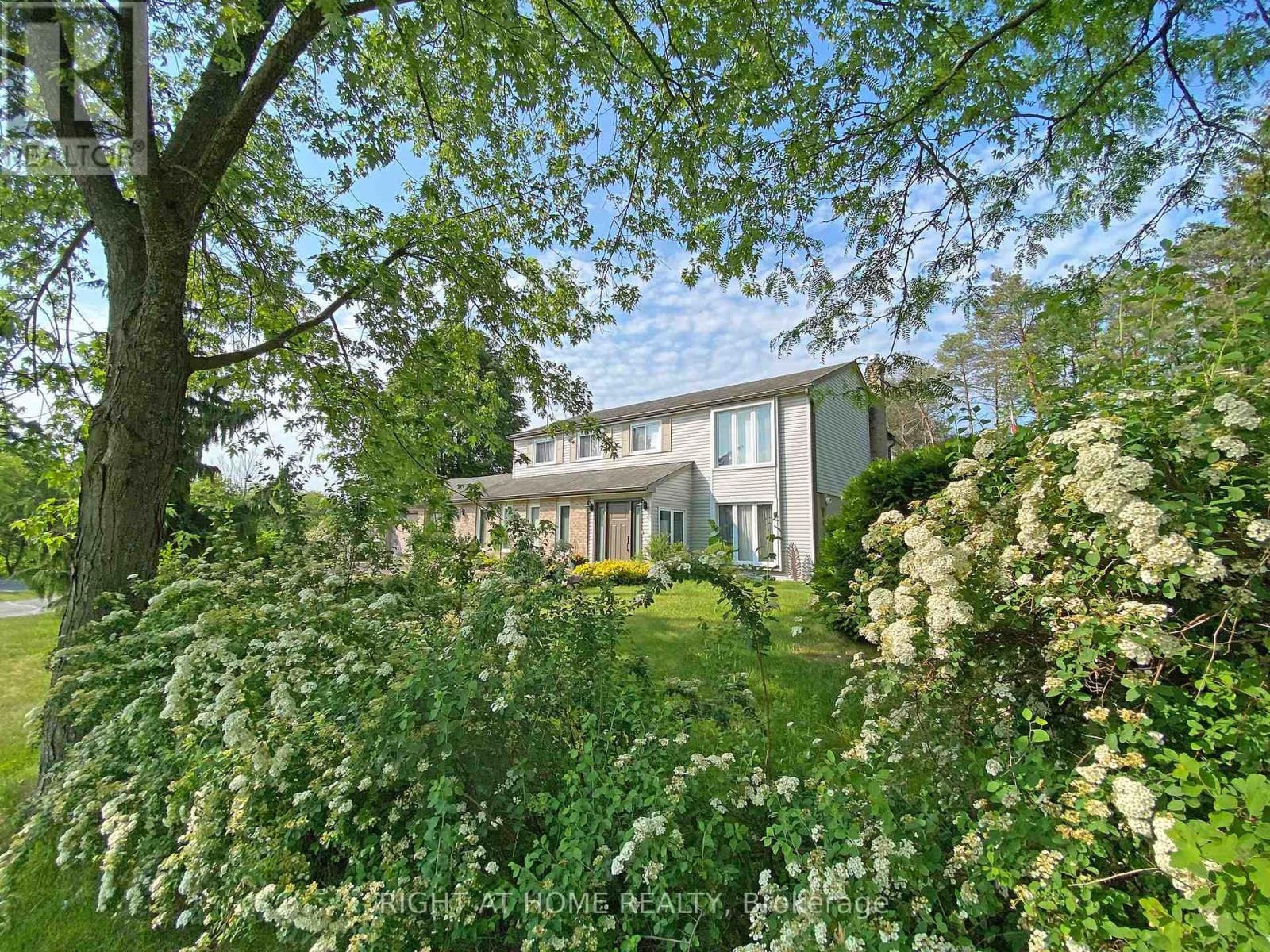10 MUNRO STREET - 2