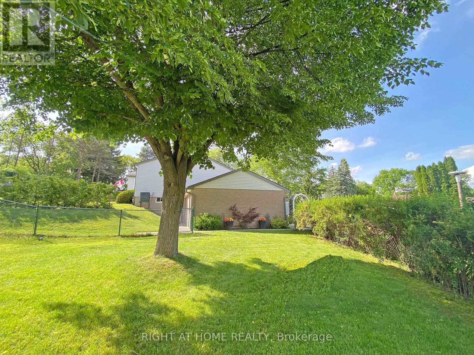 10 MUNRO STREET - 29