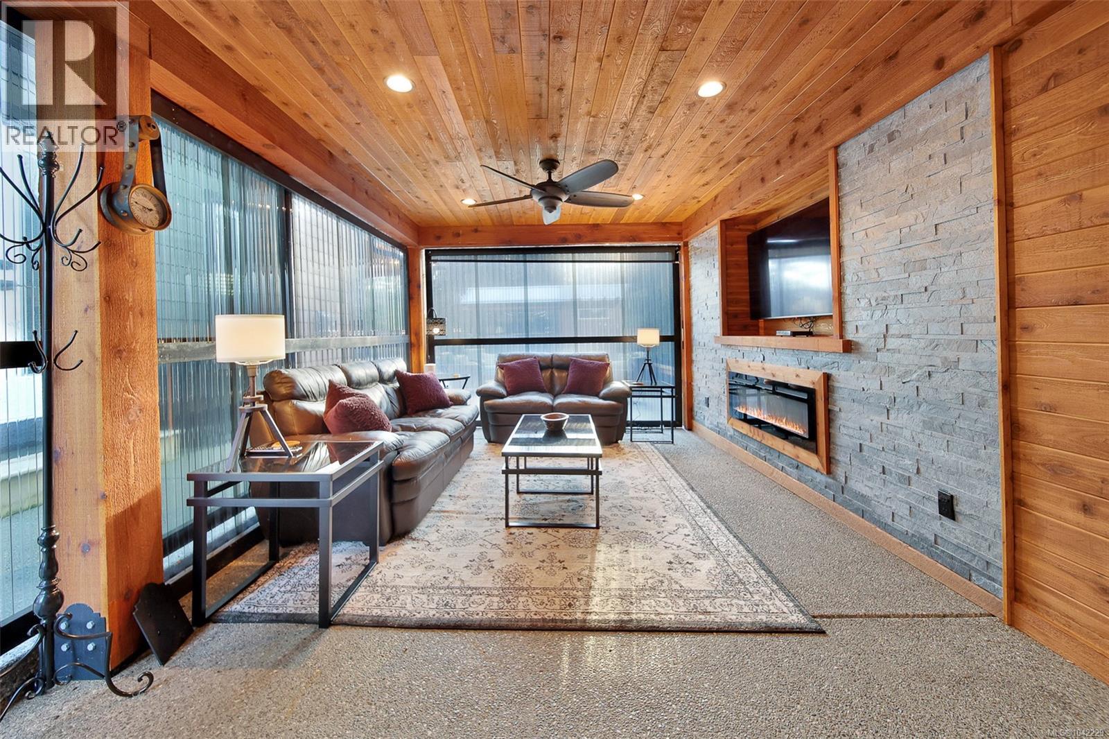 #27 10750 Central Lake Rd - 28