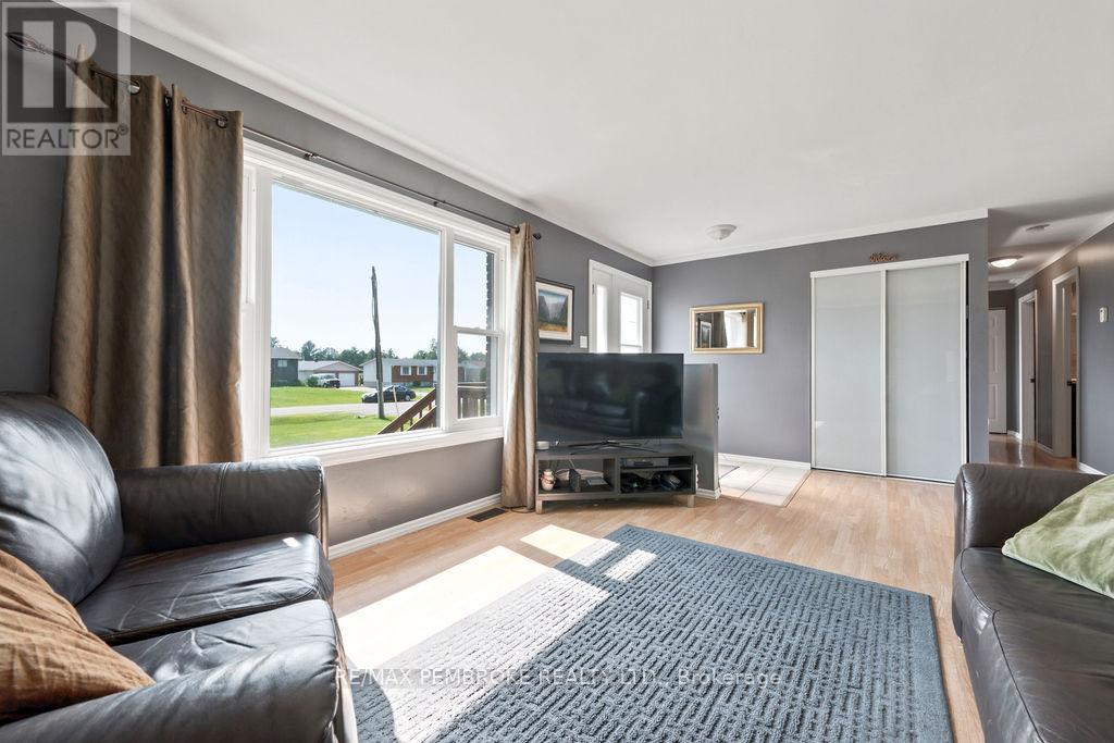 41 MEADOWBROOK DRIVE - Image 13