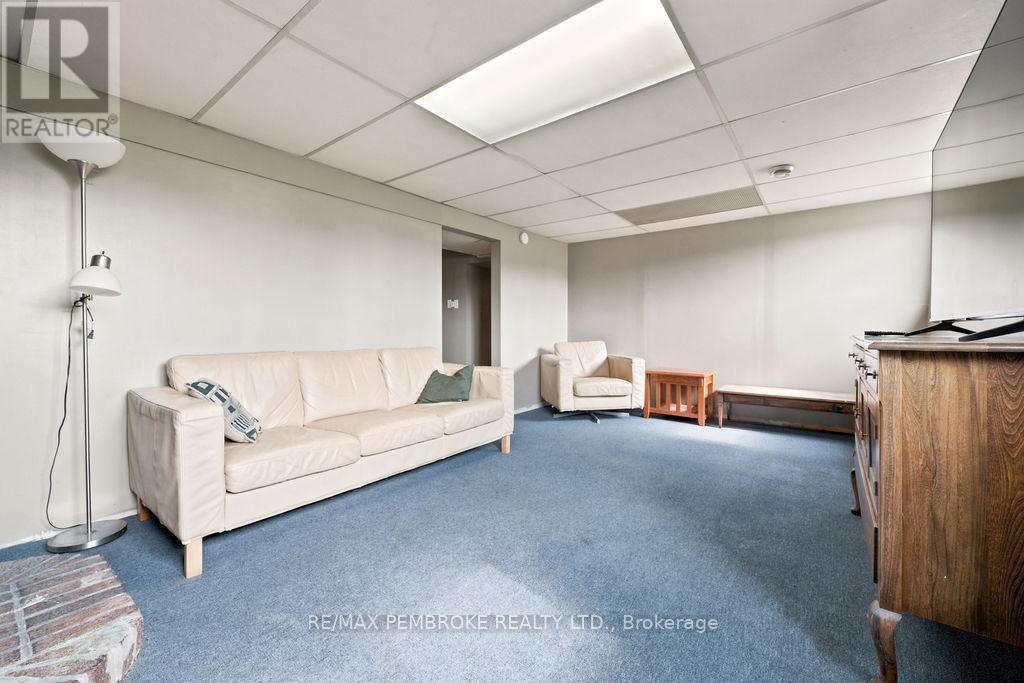 41 MEADOWBROOK DRIVE - 26