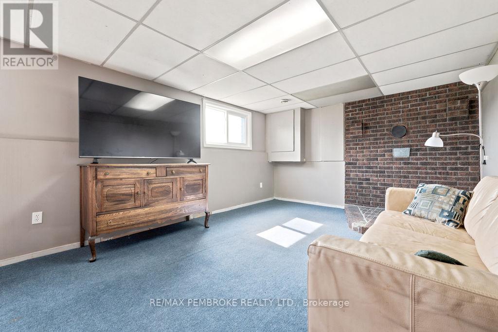 41 MEADOWBROOK DRIVE - Image 28