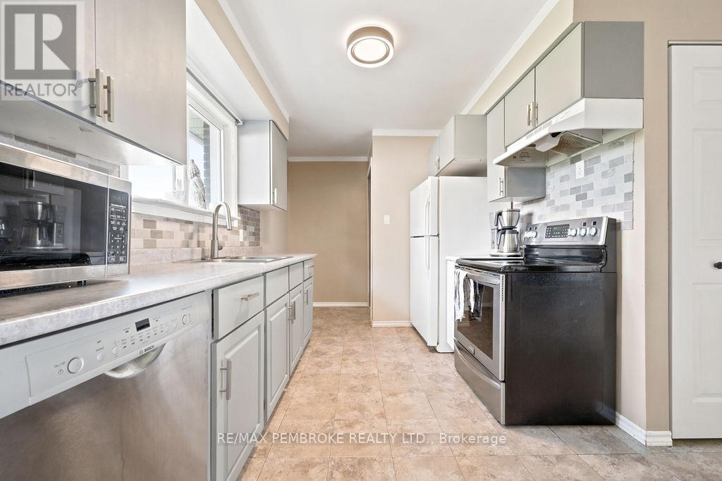 41 MEADOWBROOK DRIVE - Image 4