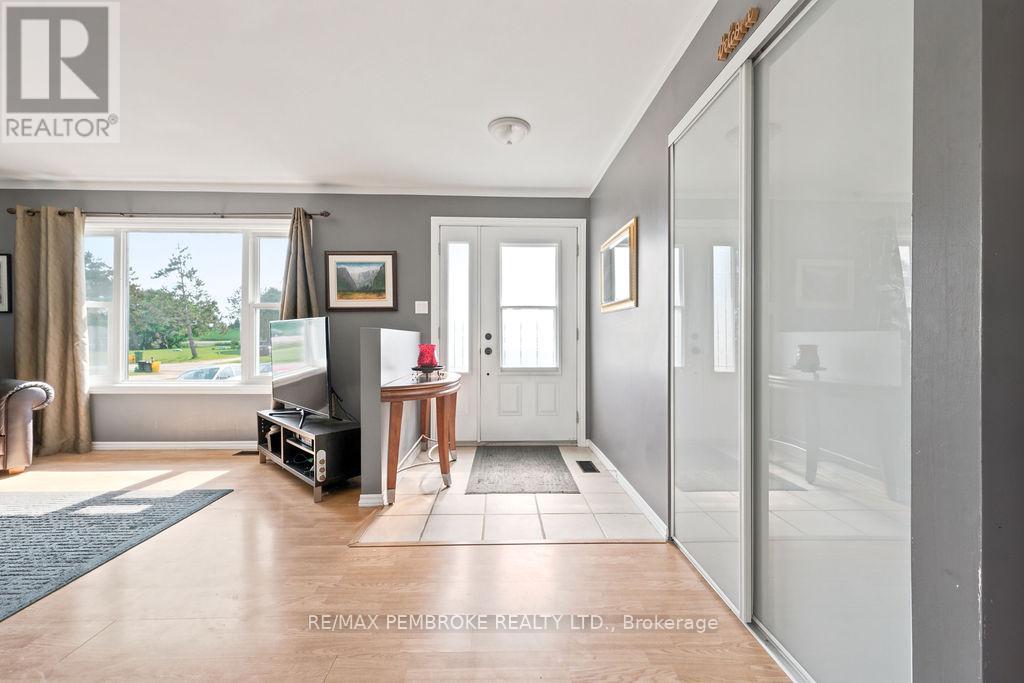 41 MEADOWBROOK DRIVE - Image 9