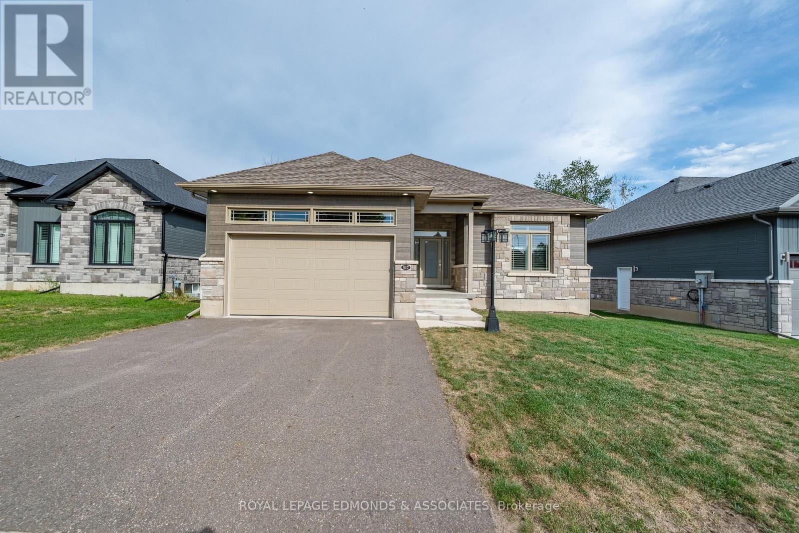 517 SYDENHAM STREET - 1