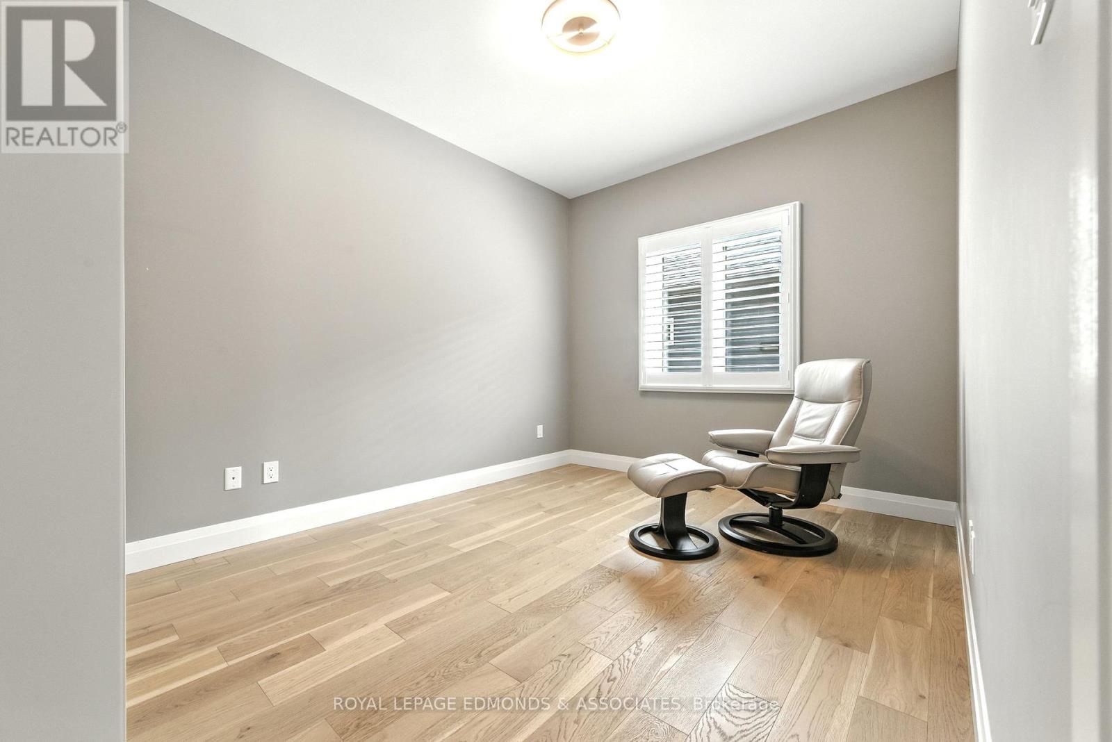 517 SYDENHAM STREET - 24