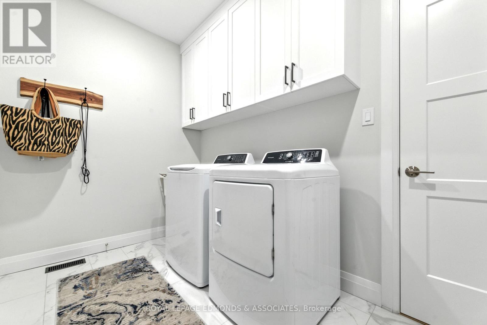 517 SYDENHAM STREET - 27