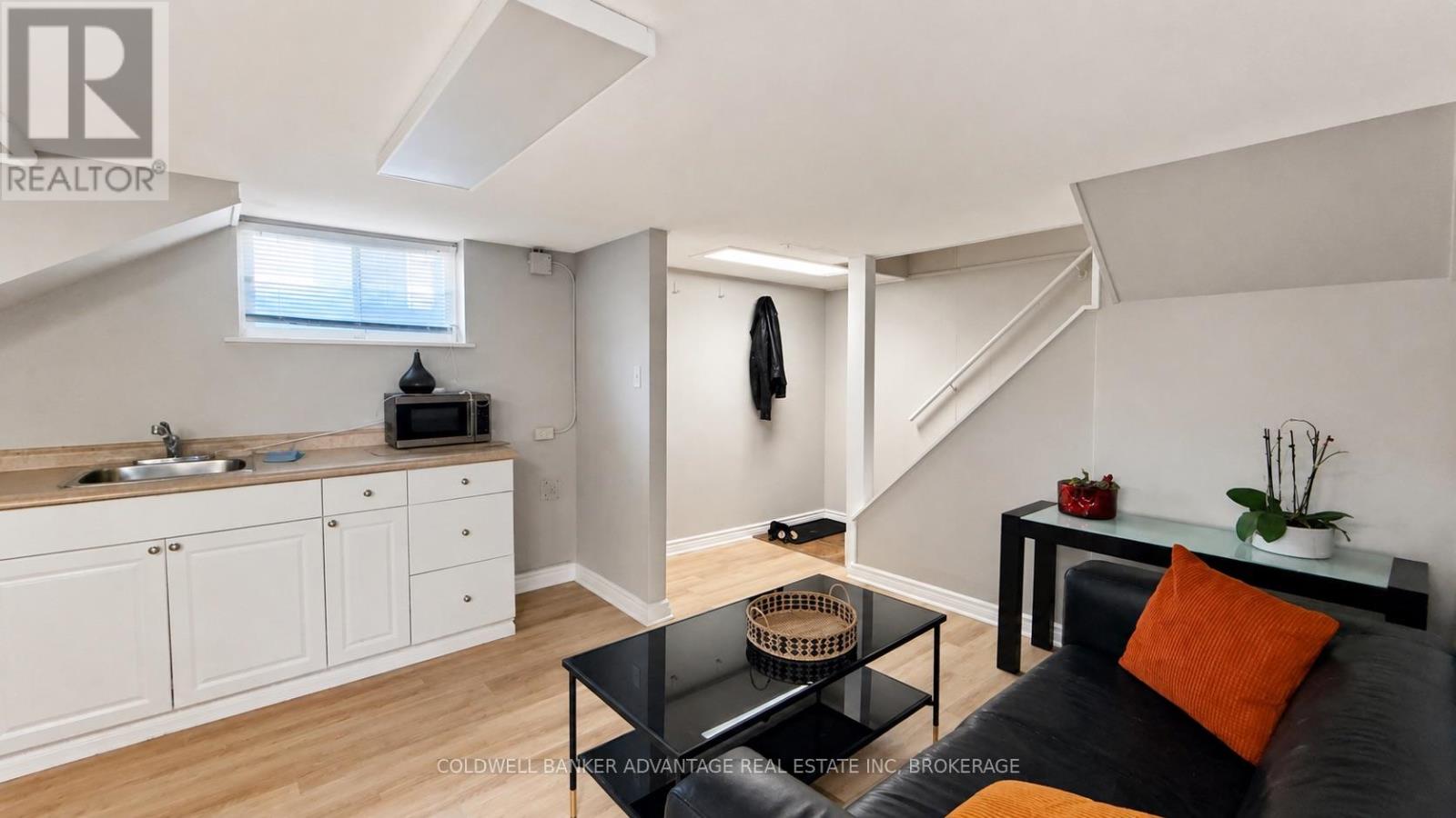 33 Raymond Street — photo 22