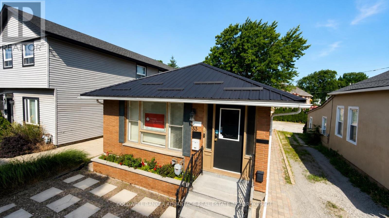 33 Raymond Street — photo 35