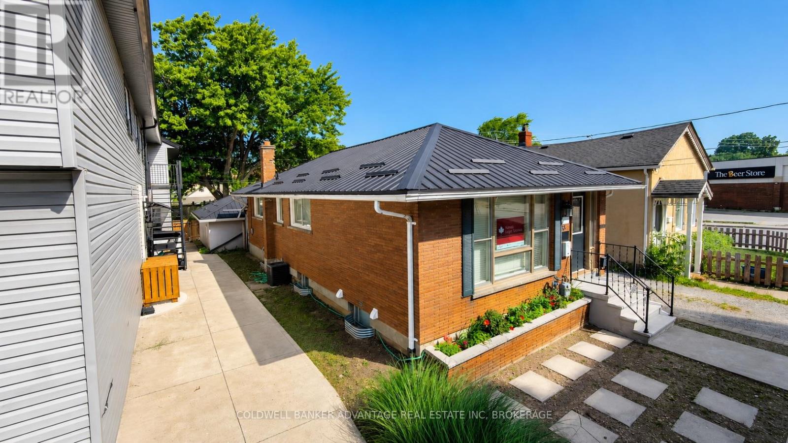 33 Raymond Street — photo 36