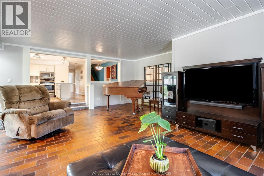 383 South Talbot ROAD - 15