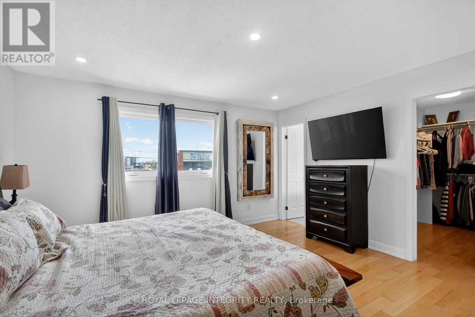2092 LEGRAND CRESCENT - 26