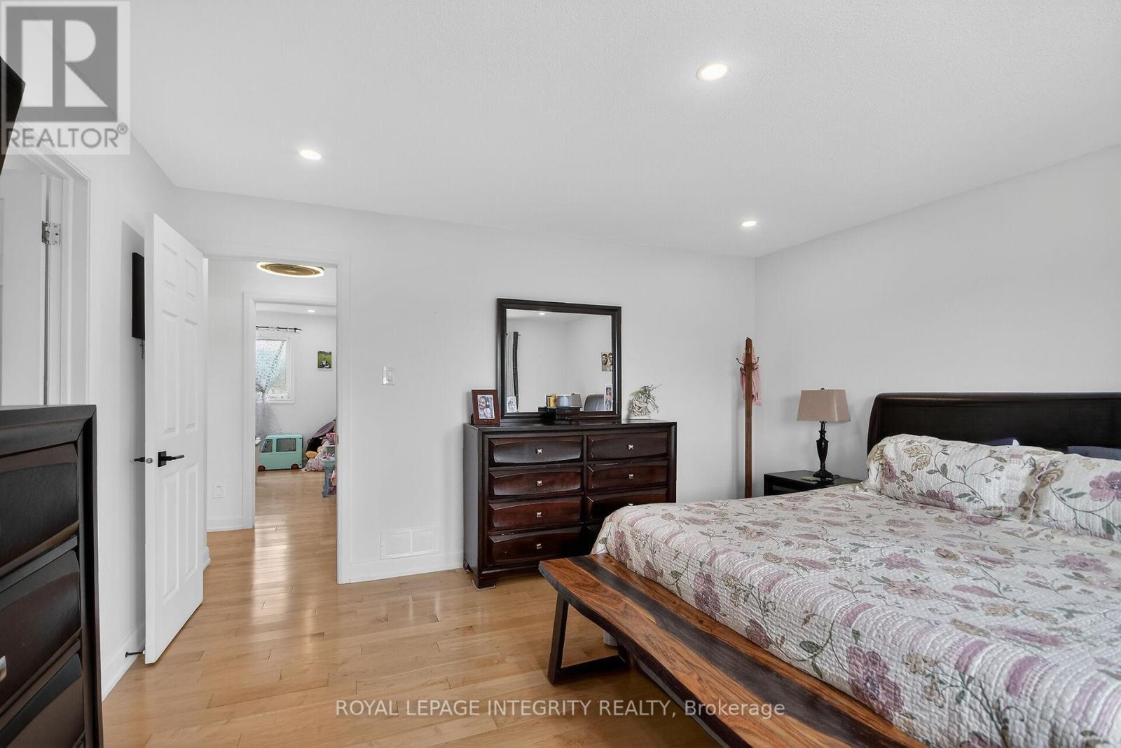 2092 LEGRAND CRESCENT - 30