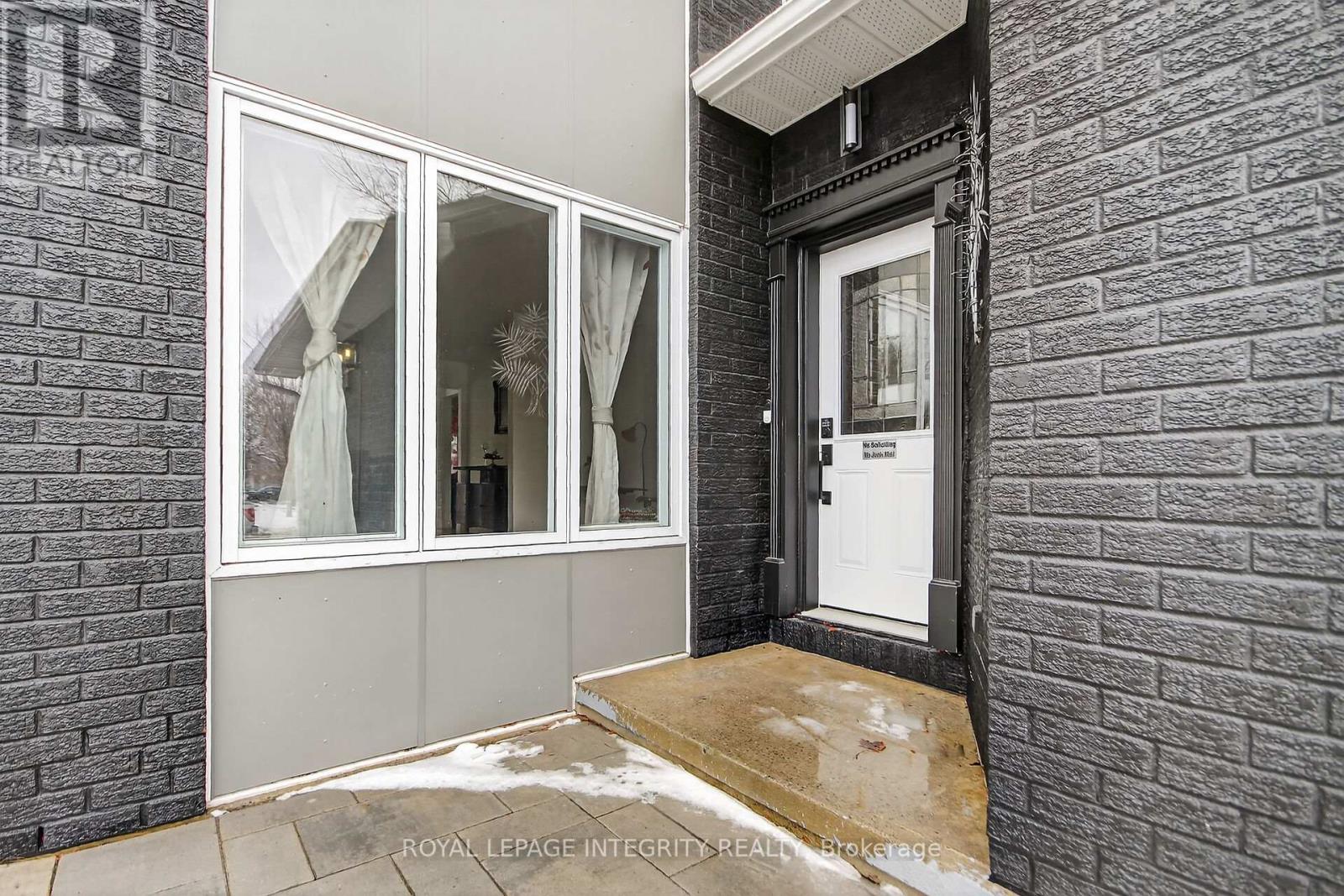 2092 LEGRAND CRESCENT - 4